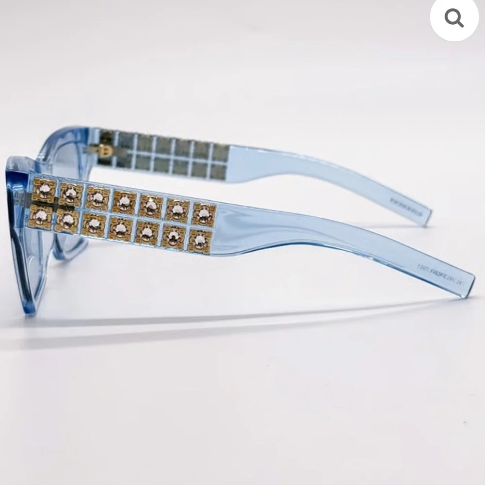 Pre-Order! Excluded Givenchy Sunglasses, New 315 - Picture 4 of 15